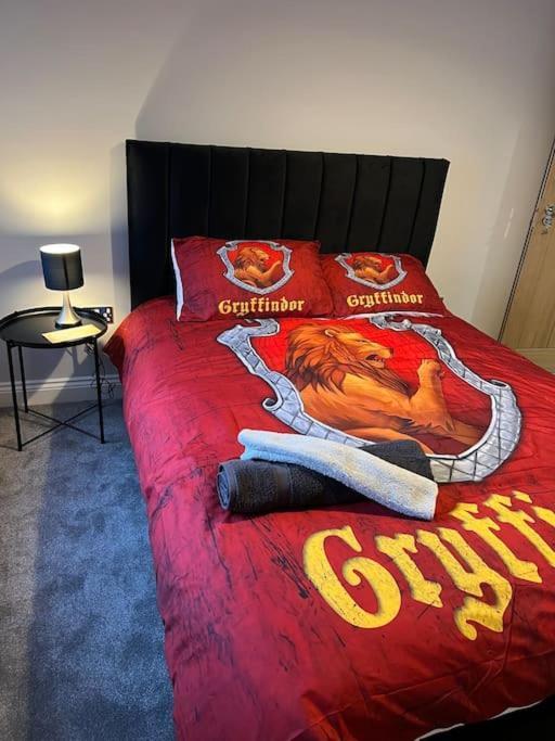Potters Hideout- 2 Bedroom 2 Bathroom Apartment Уотфорд Екстериор снимка