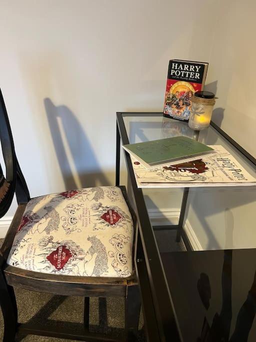 Potters Hideout- 2 Bedroom 2 Bathroom Apartment Уотфорд Екстериор снимка